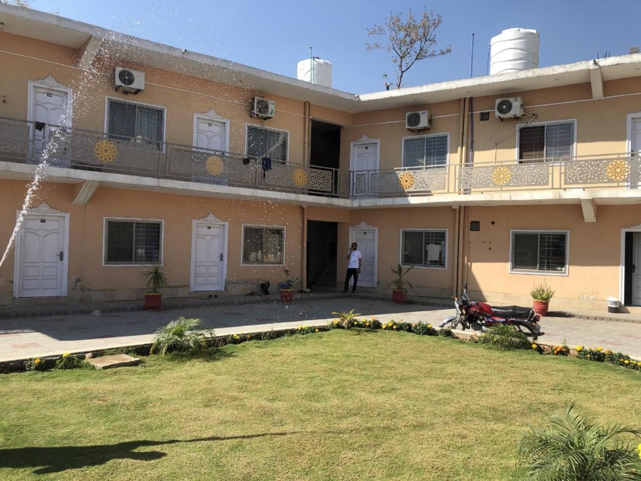 Hotel Islamabad Crown Ravalpindi Kültér fotó